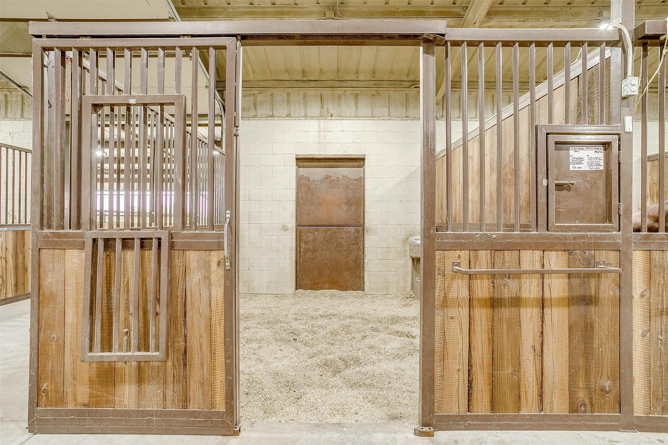 390 Chisum Trail Road