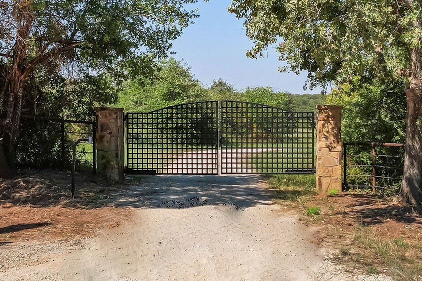 3773 Cottonwood Creek Rd