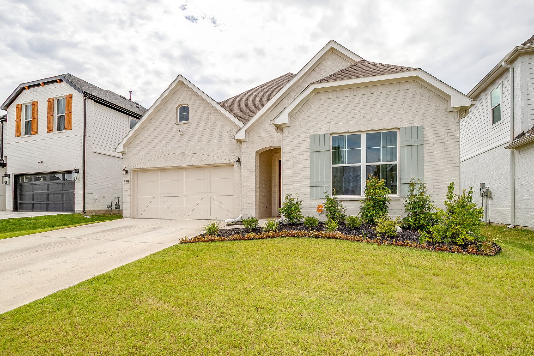 229 Observation Drive N