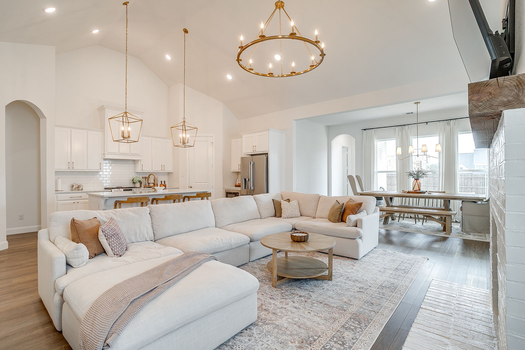 229 Observation Drive N