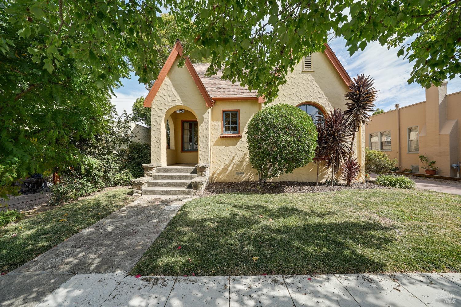 1724 Fern Place