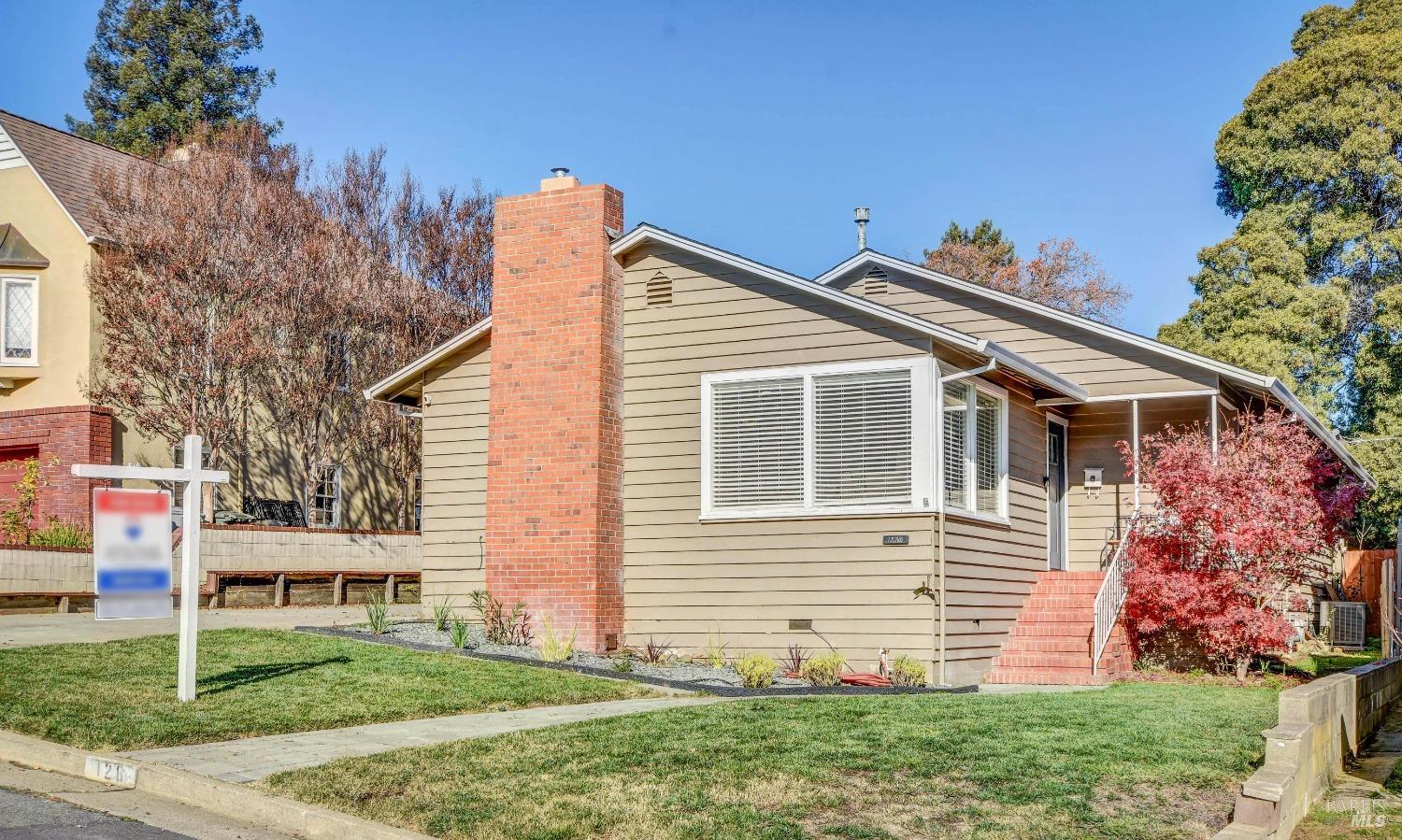 128 La Cresenda Street