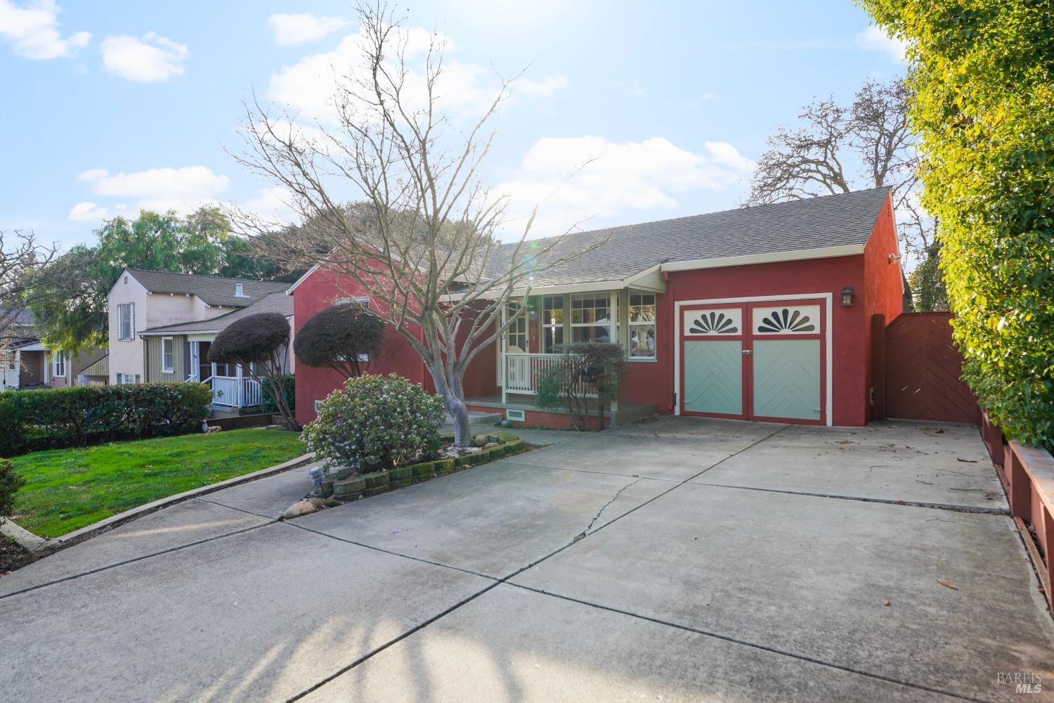 113 Hermosa Avenue