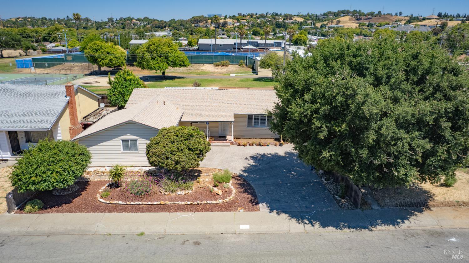 324 Lamont Court
