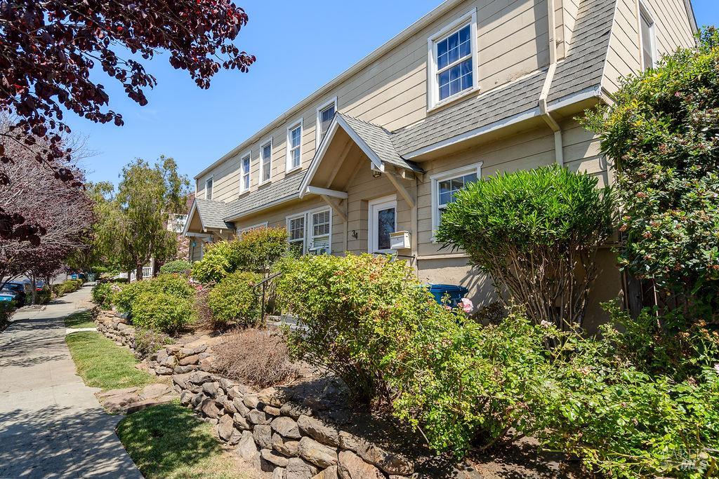 32 Daniels Avenue