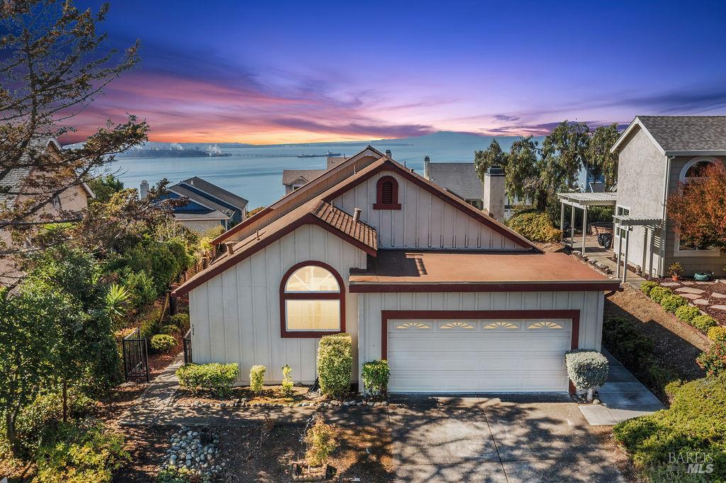 125 Spinnaker Way