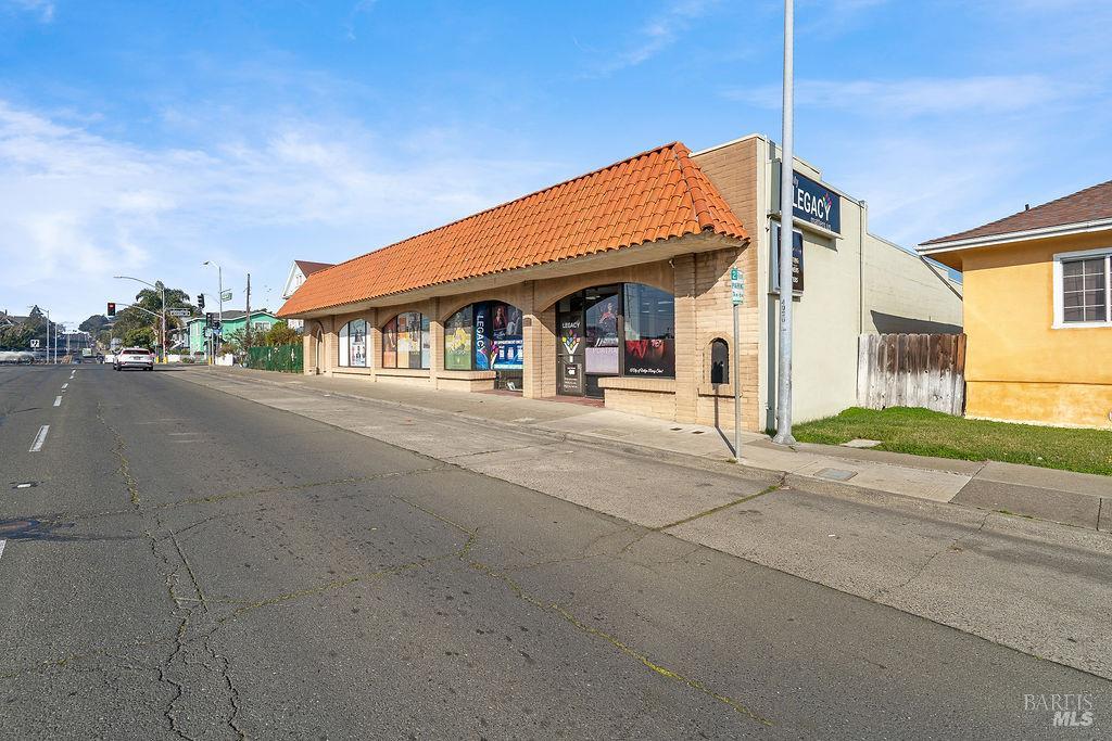 1220 Georgia Street