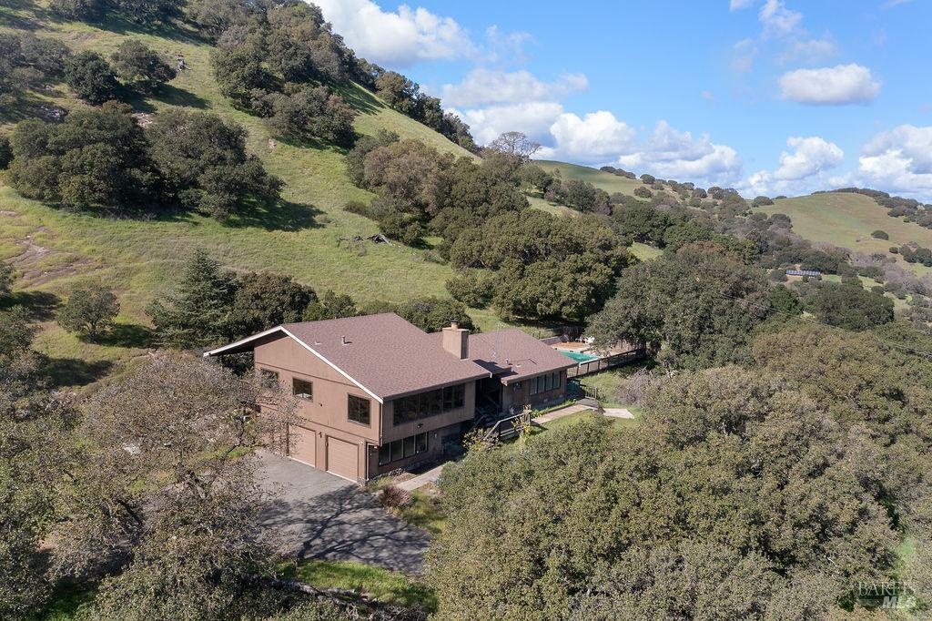 2410 Oakridge Lane