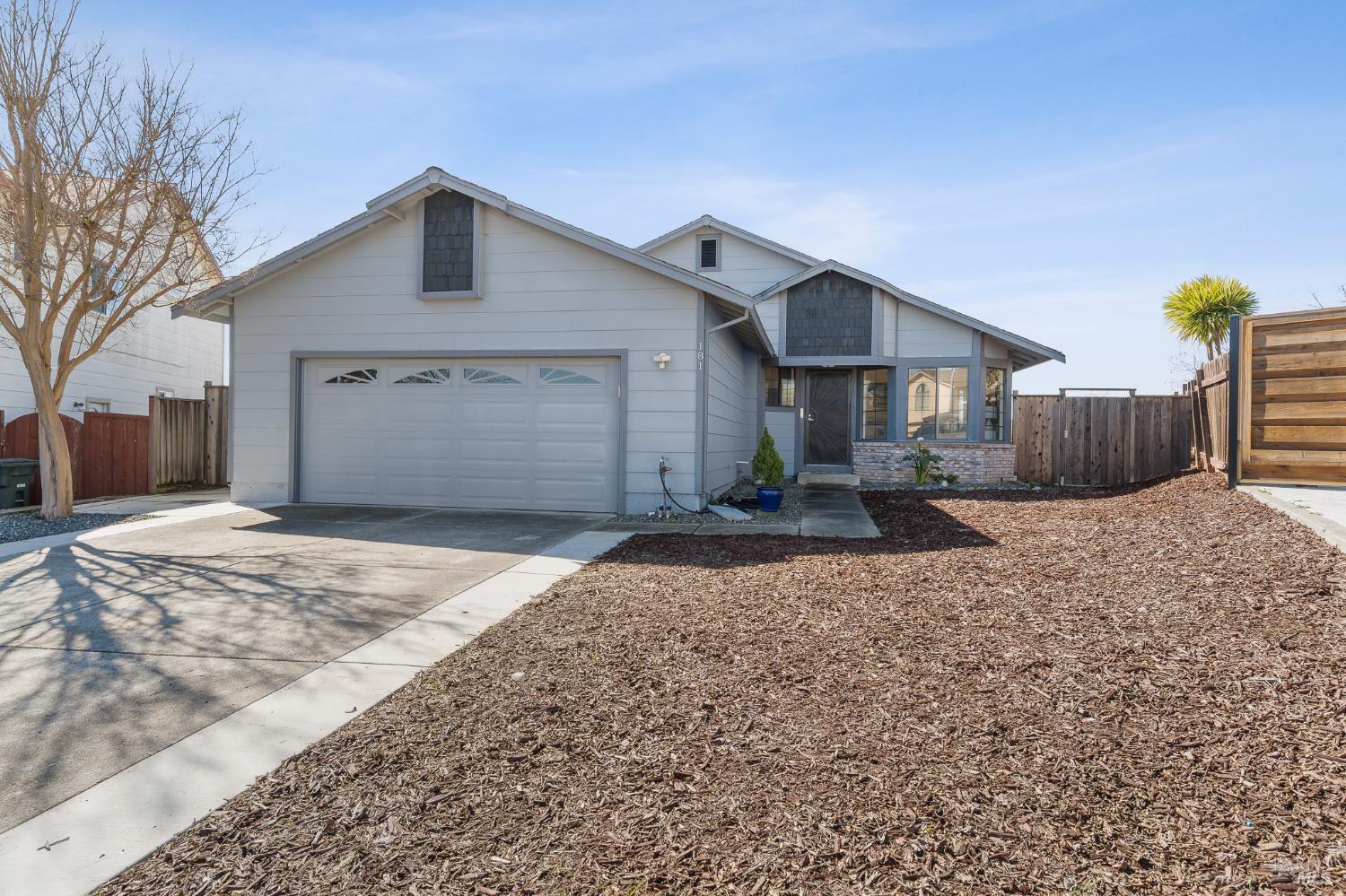 181 Crowsnest Court