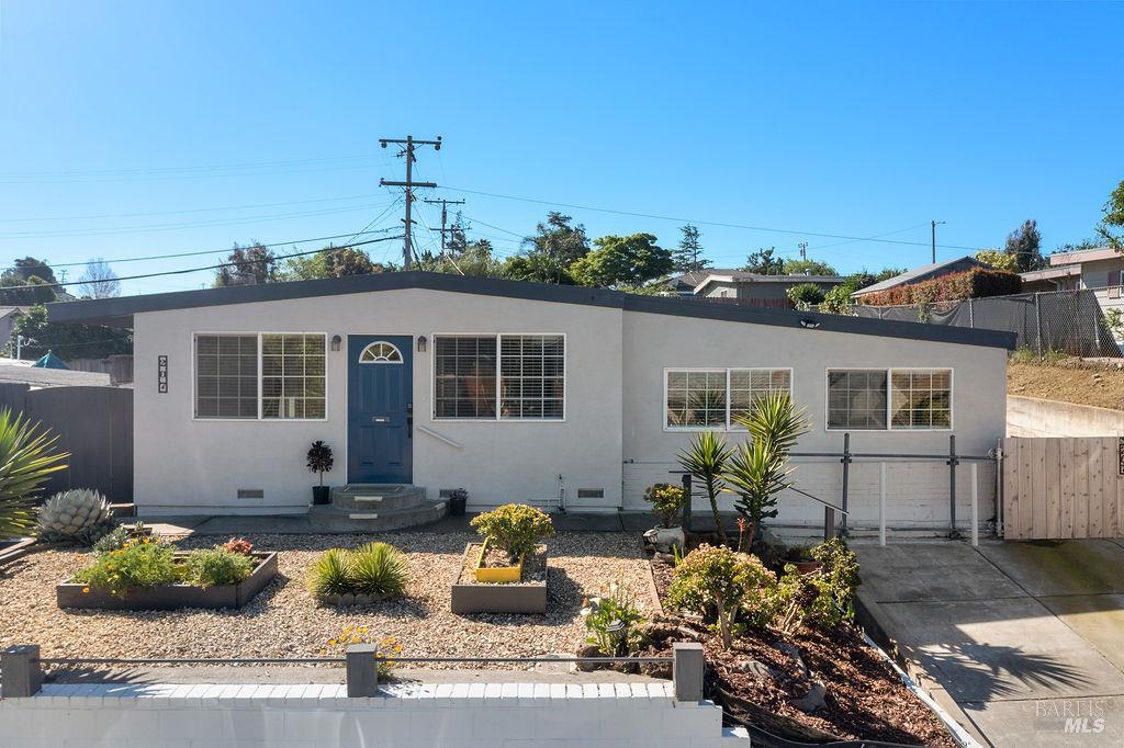 207 Wilshire Avenue