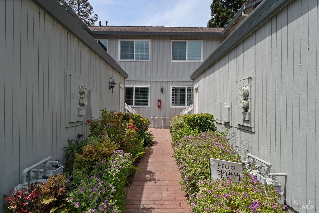 1894 Shirley Drive