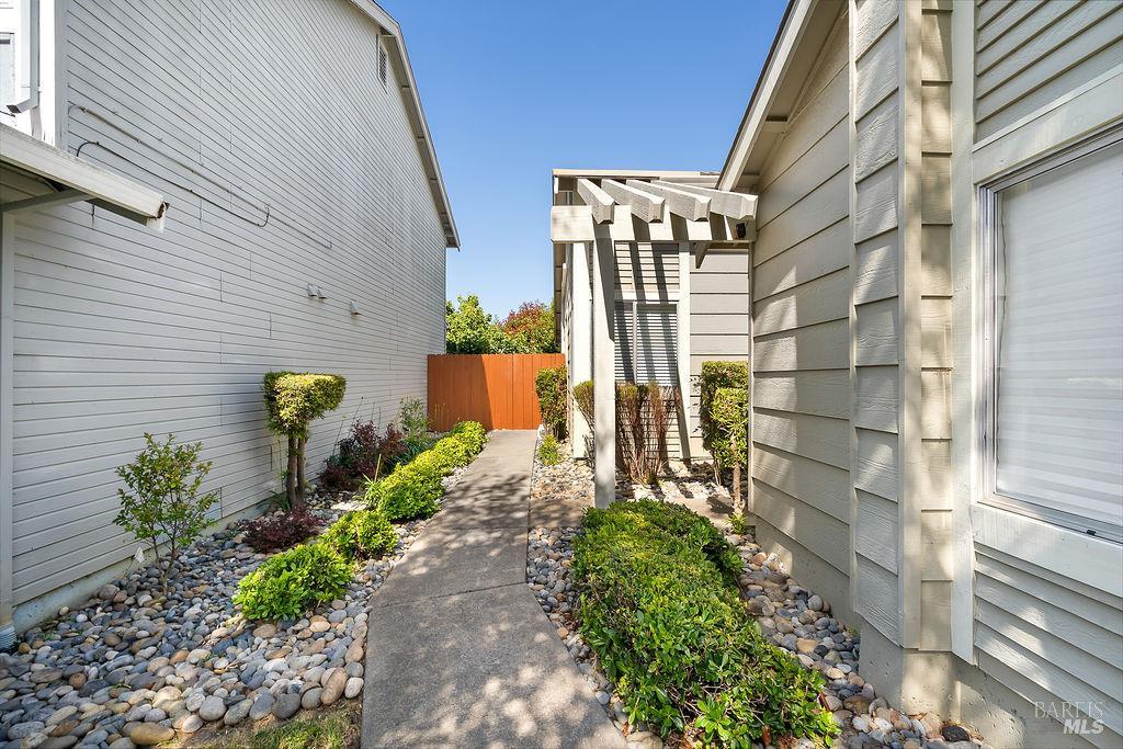 153 Bridlewood Court