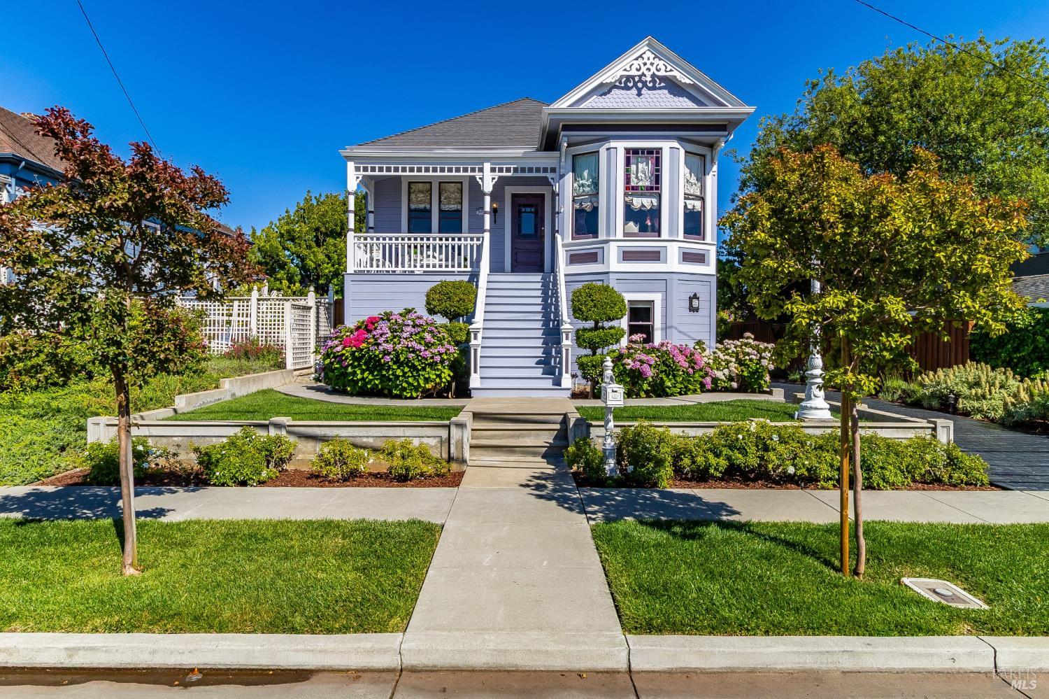 620 E 2nd Street