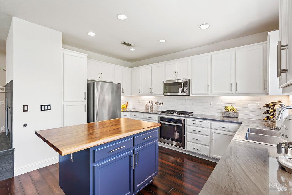 8424 Bennington Court