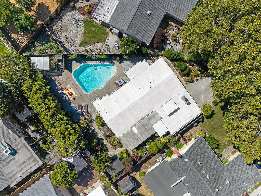 933 Brentwood Avenue