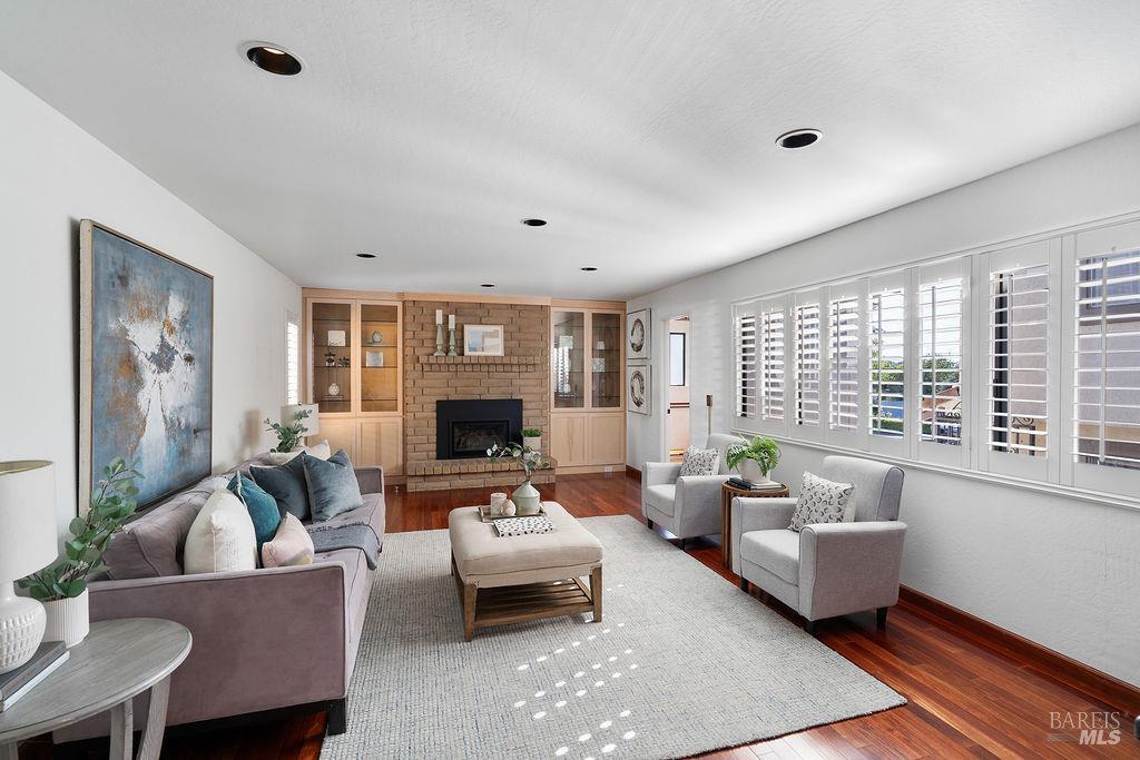 112 Serra Drive