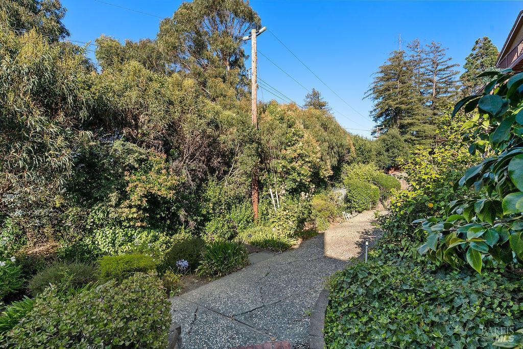112 Serra Drive
