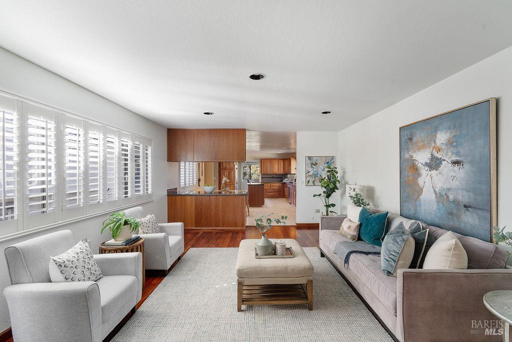 112 Serra Drive