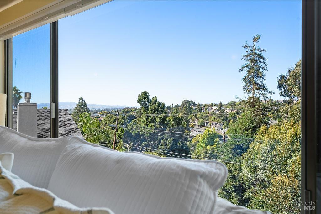 112 Serra Drive