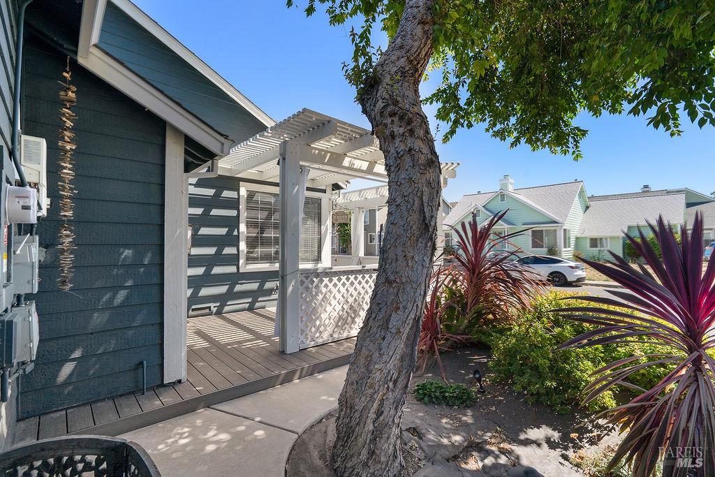 902 Edgewood Circle