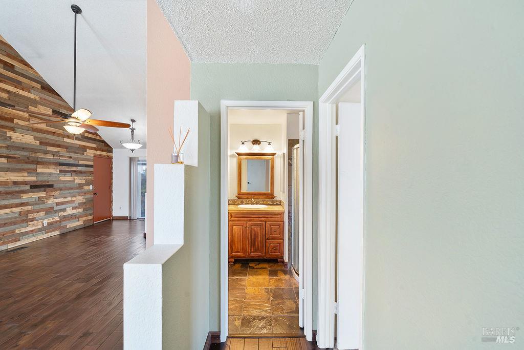 902 Edgewood Circle