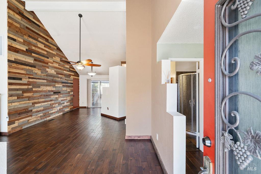 902 Edgewood Circle