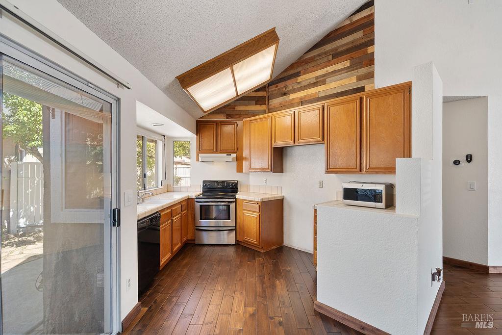 902 Edgewood Circle