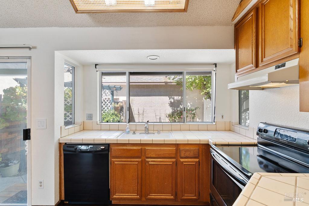 902 Edgewood Circle