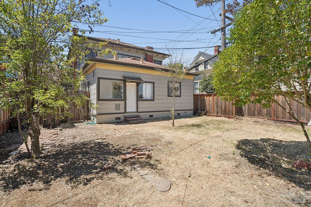 1112 Marin Street