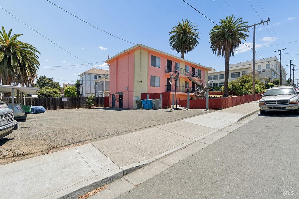 900 Santa Clara Street