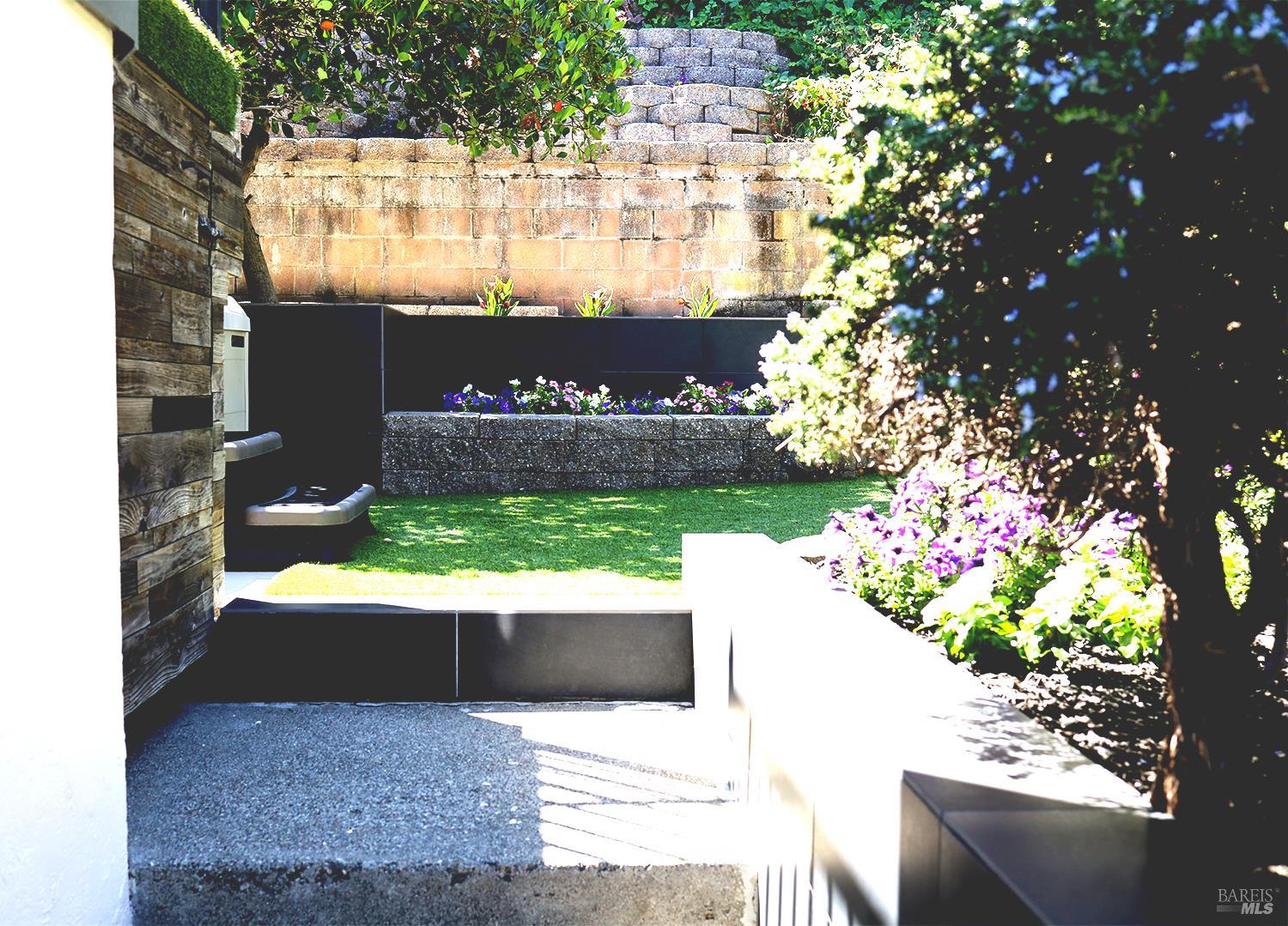 25 Sereno Place