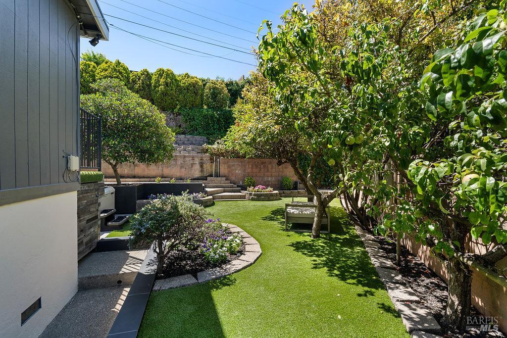 25 Sereno Place