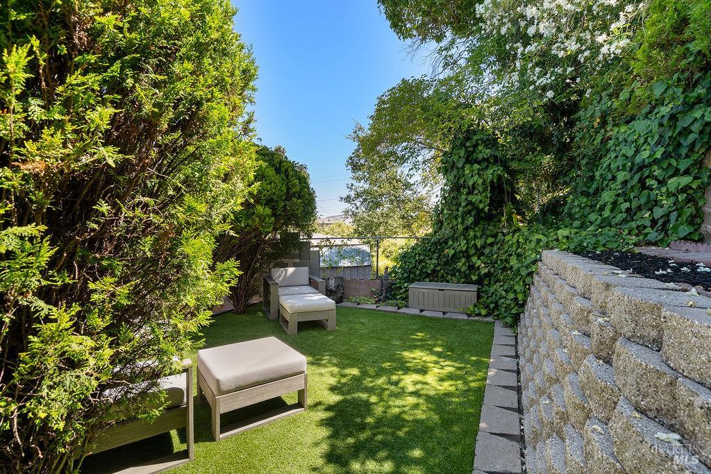 25 Sereno Place