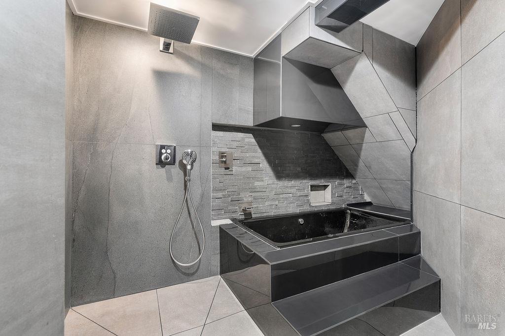 25 Sereno Place