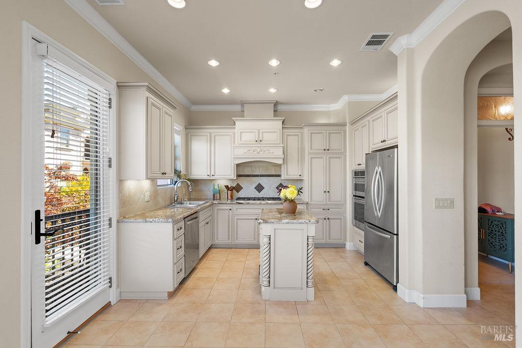 1118 Waltz Court