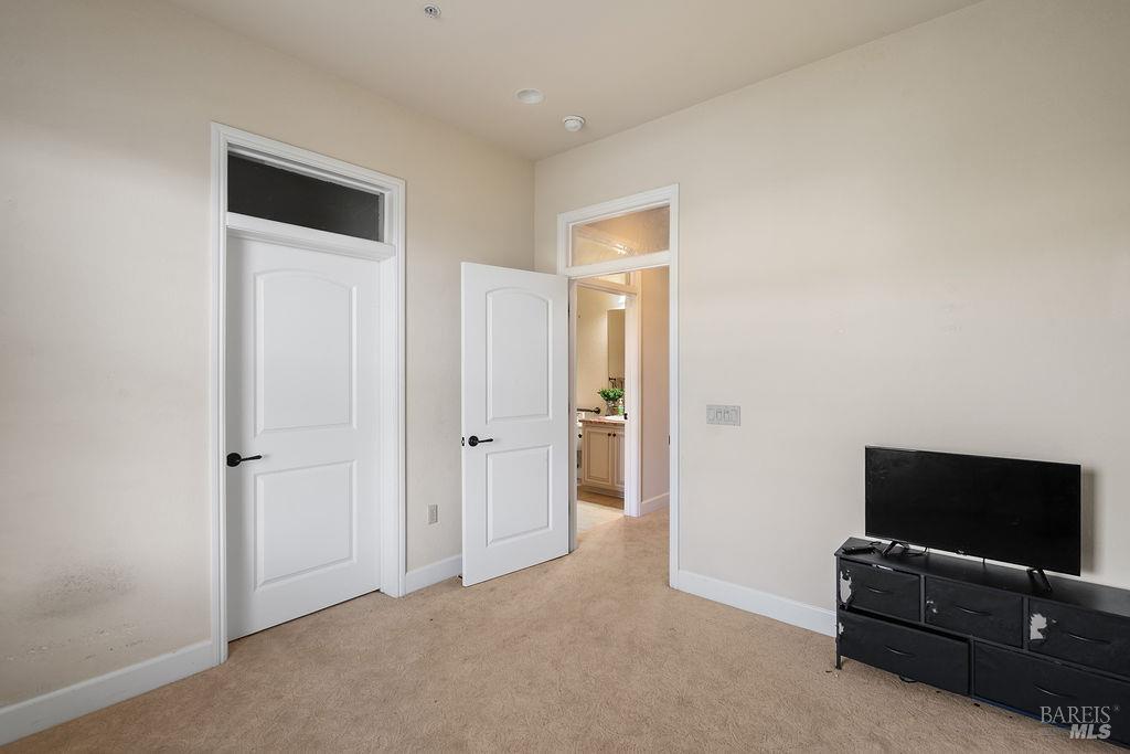1118 Waltz Court