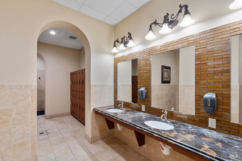 1118 Waltz Court