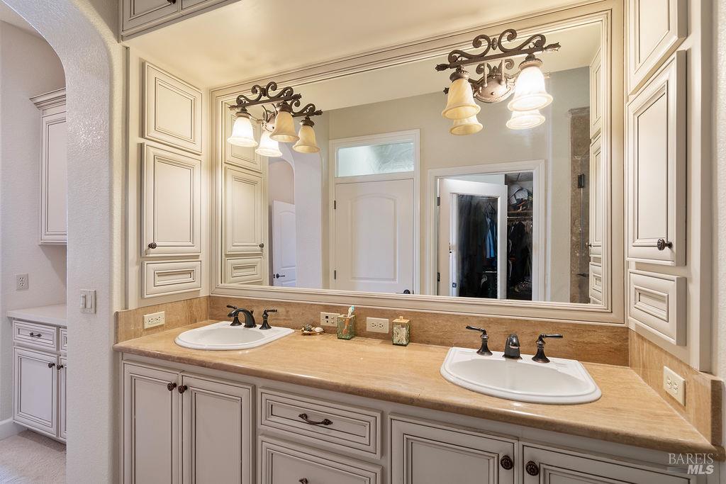 1118 Waltz Court