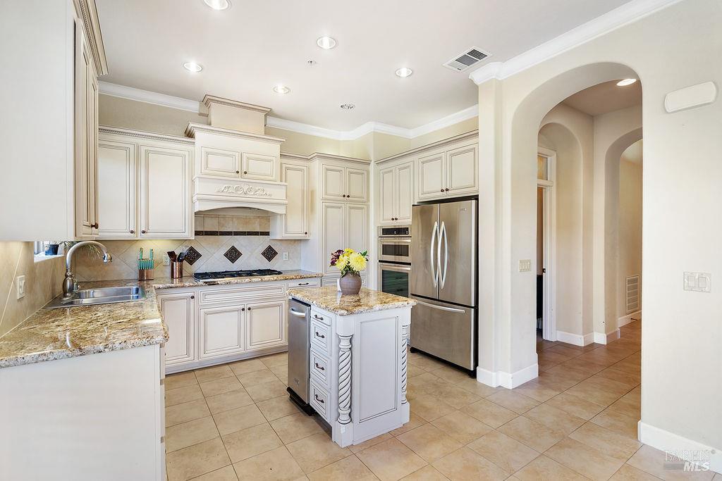 1118 Waltz Court
