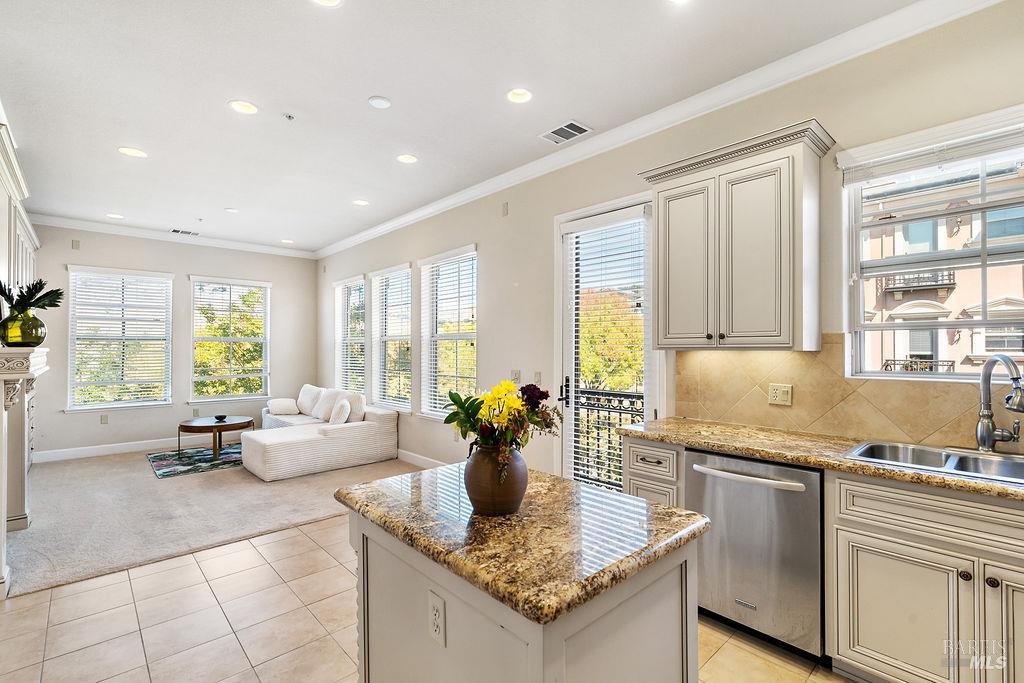 1118 Waltz Court