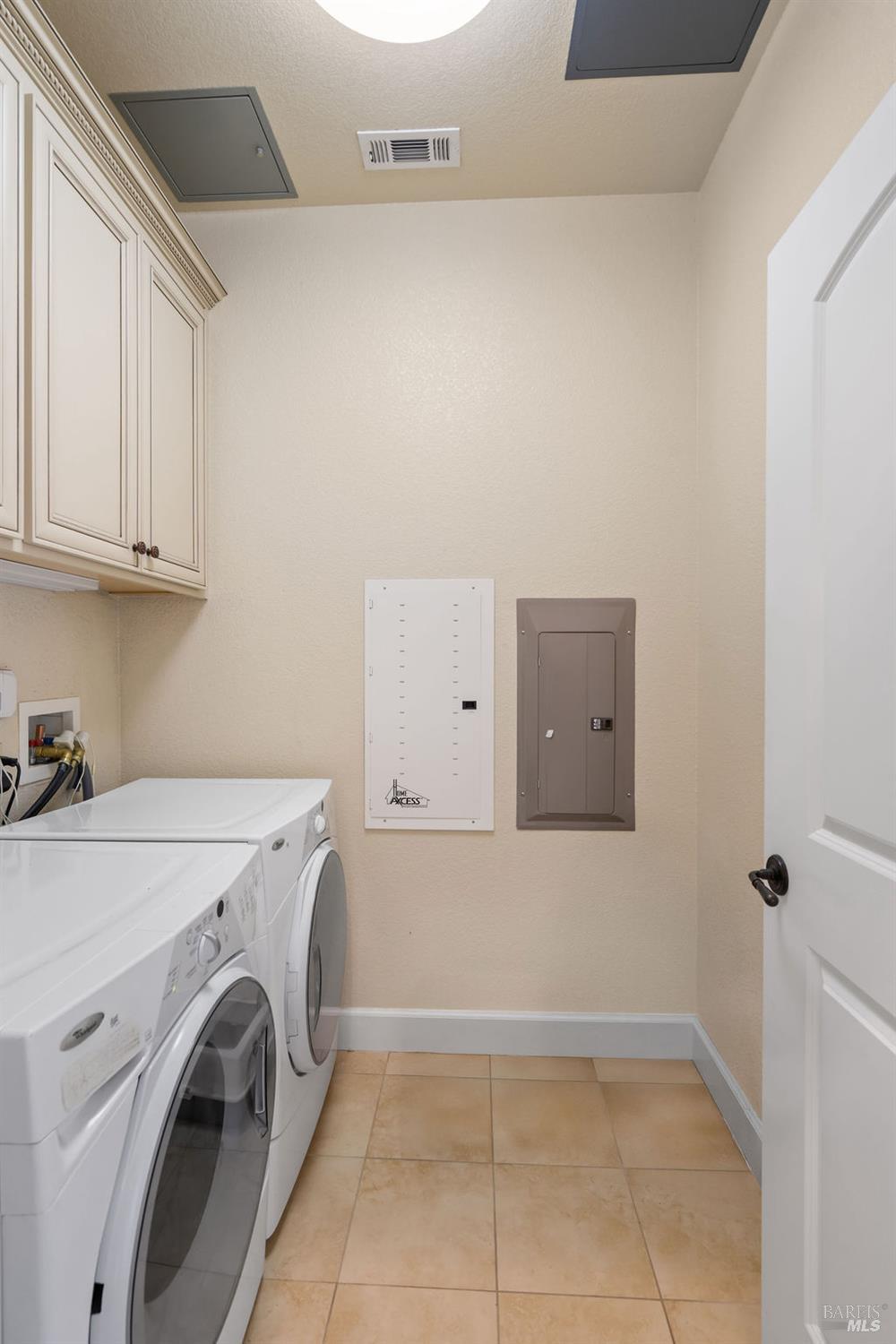 1118 Waltz Court