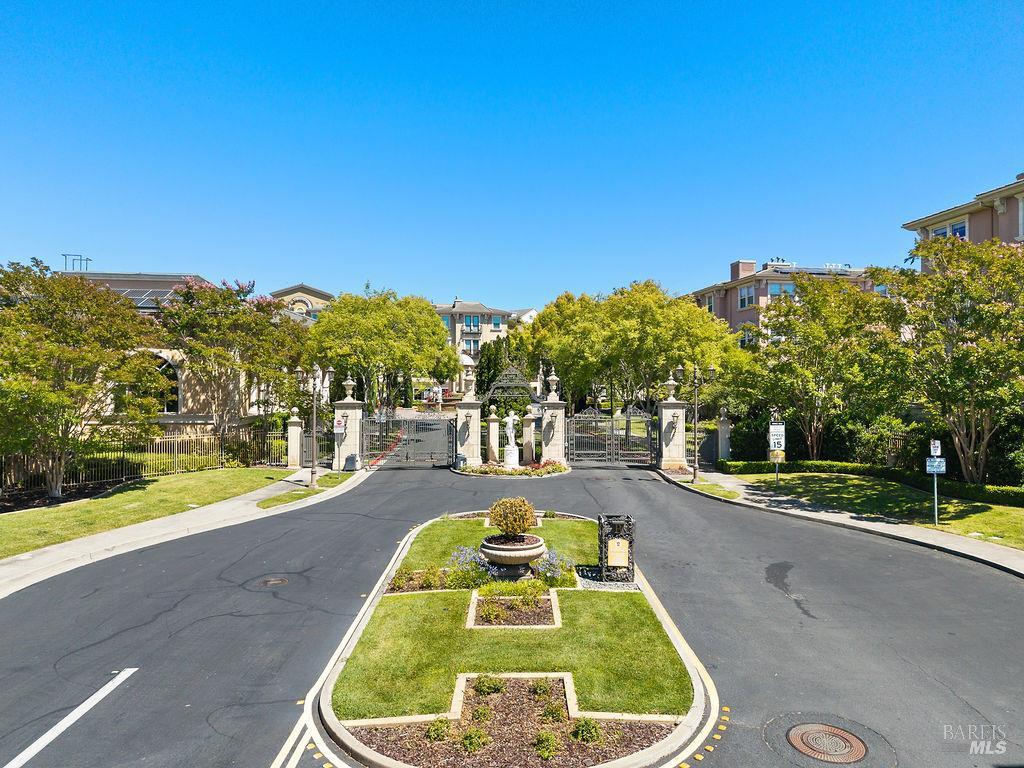 1118 Waltz Court