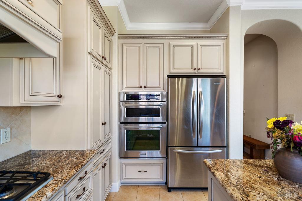 1118 Waltz Court