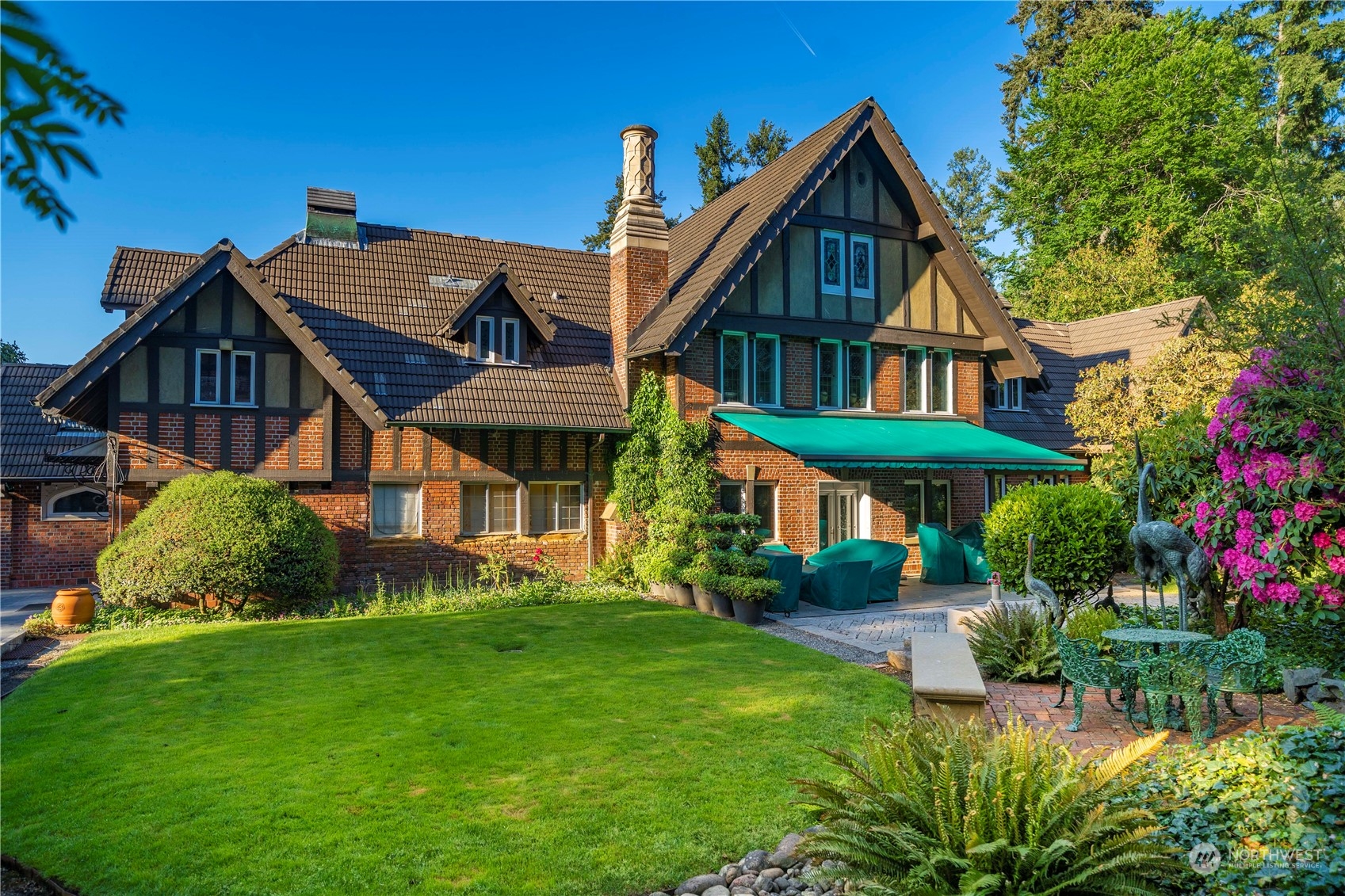 4 Thornewood Lane SW