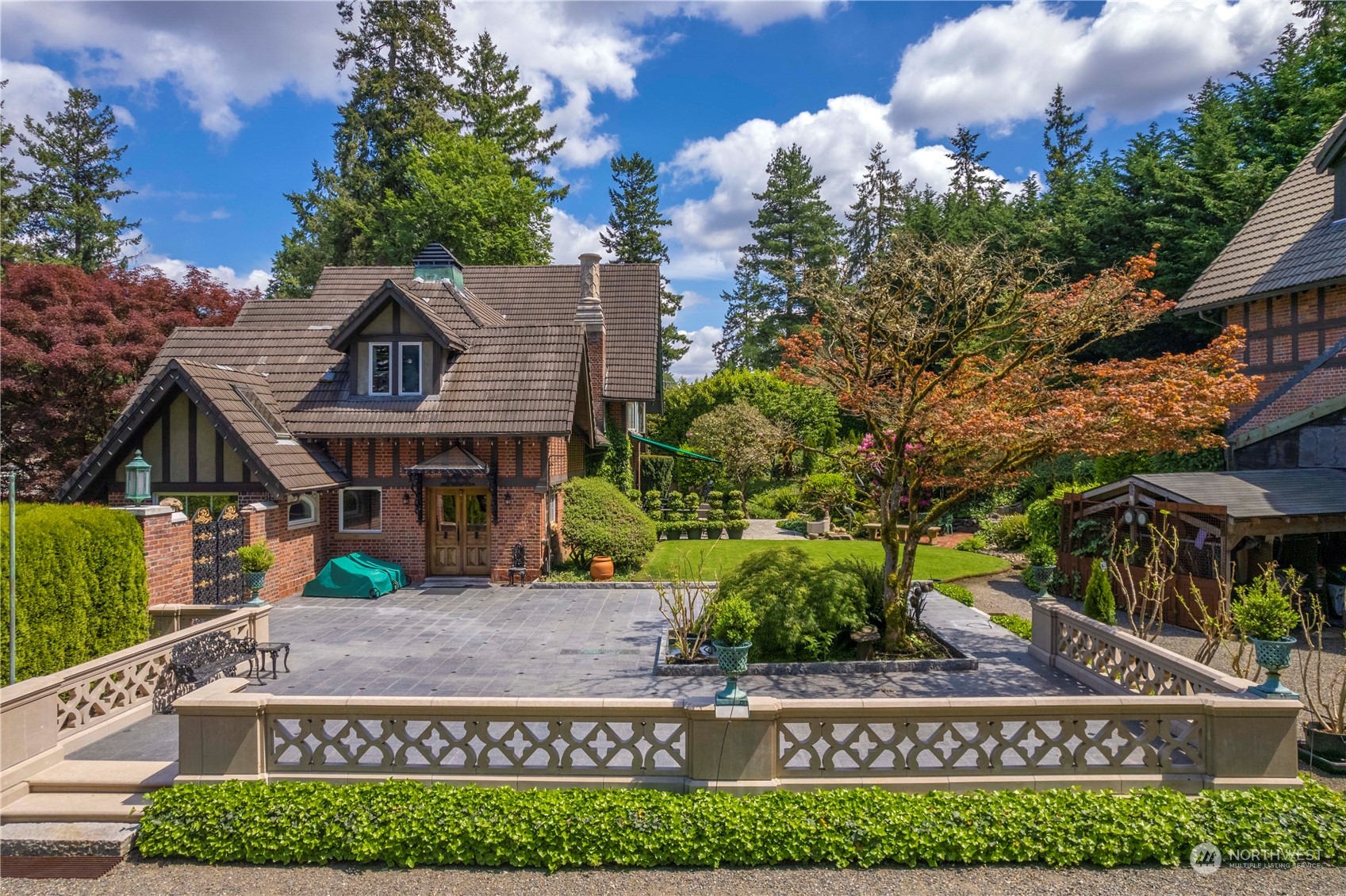 4 Thornewood Lane SW