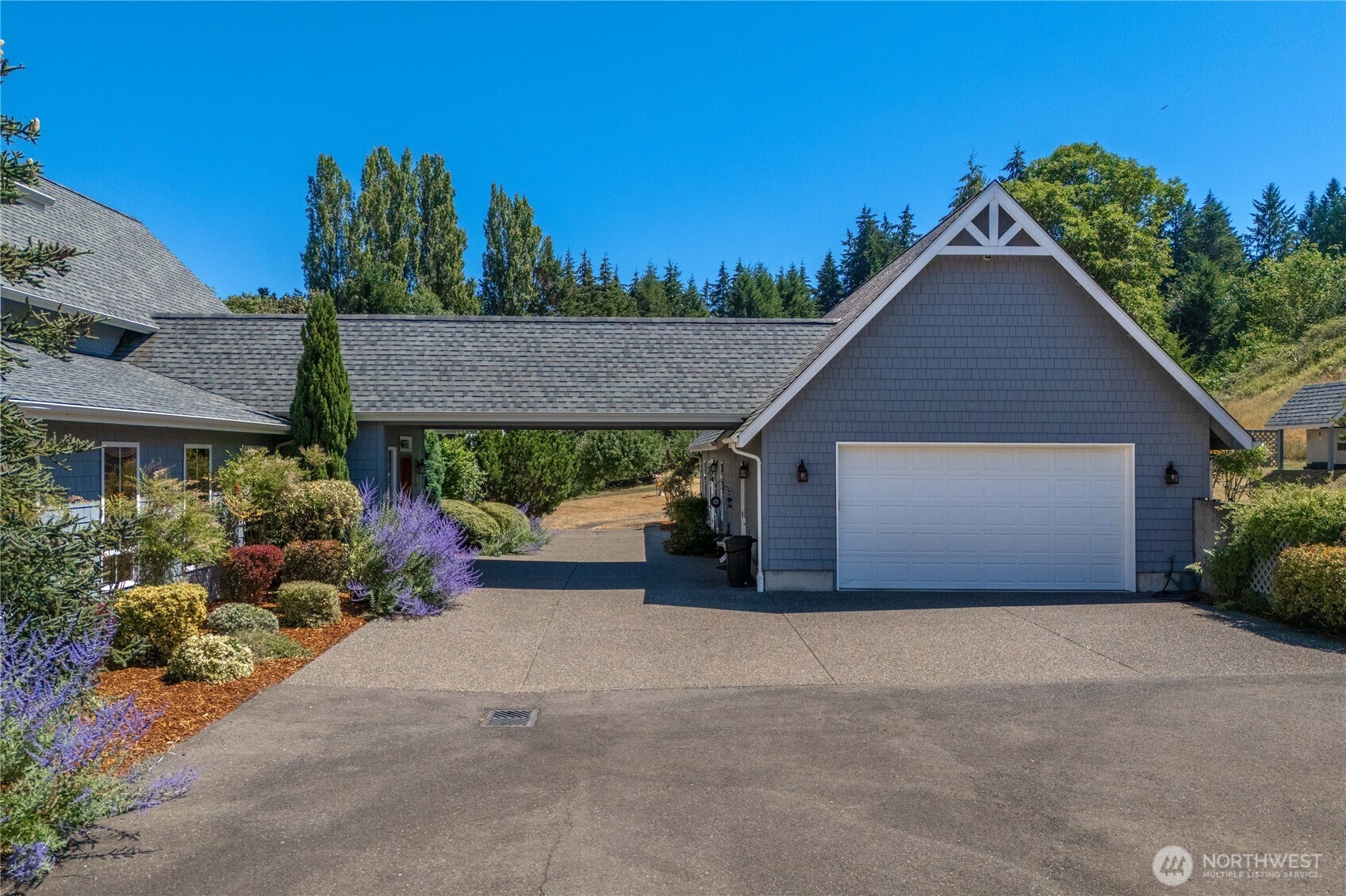 110 E Smith Cove Way