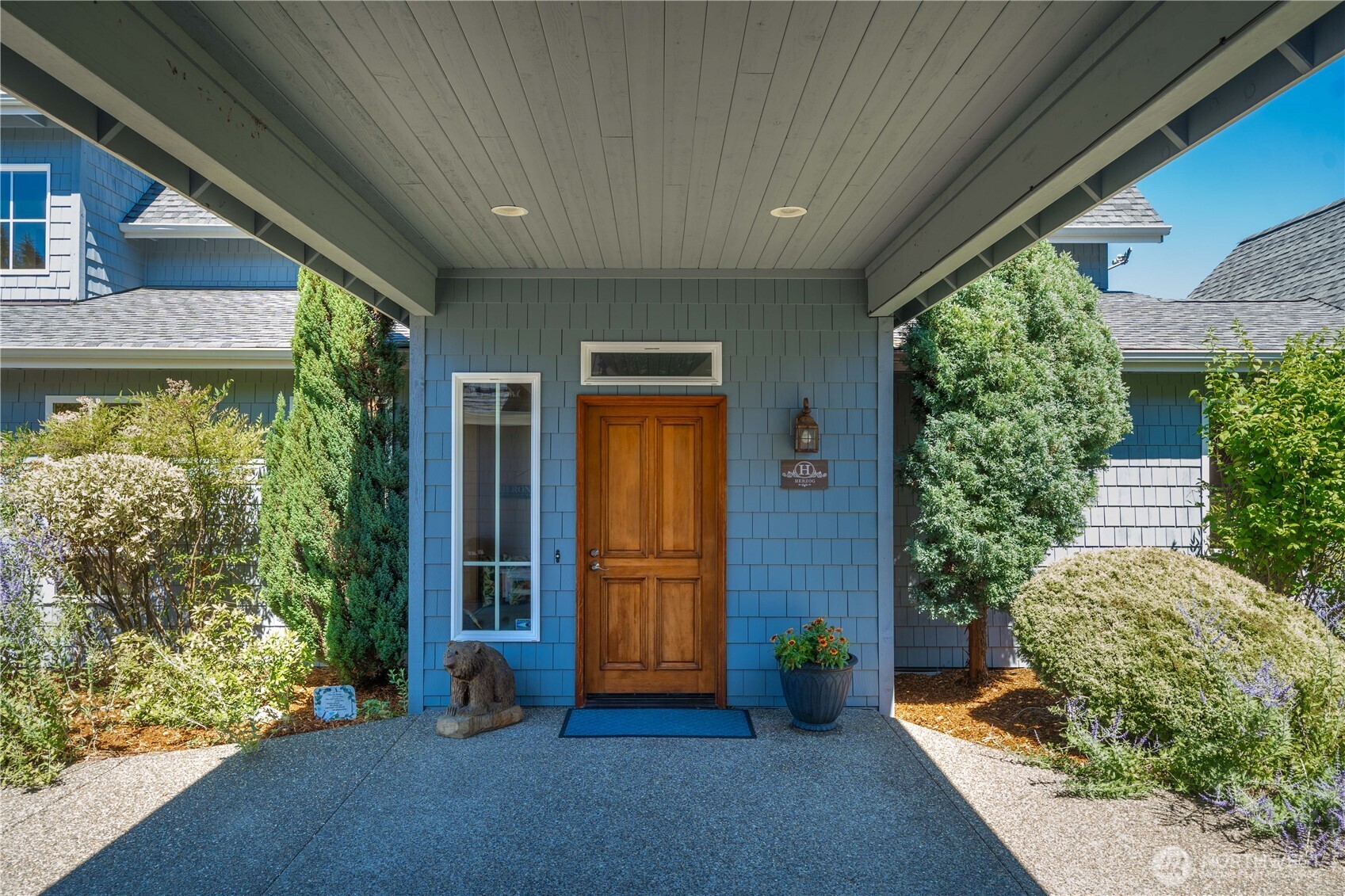110 E Smith Cove Way