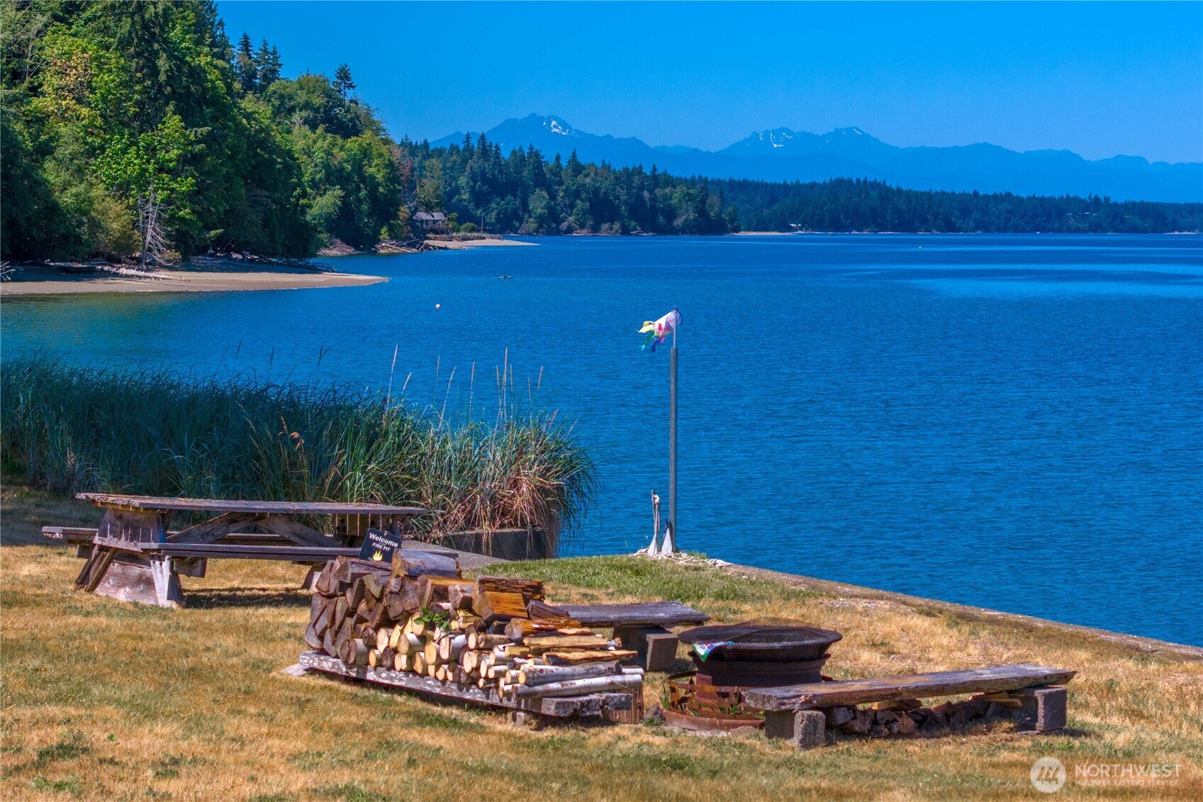 110 E Smith Cove Way