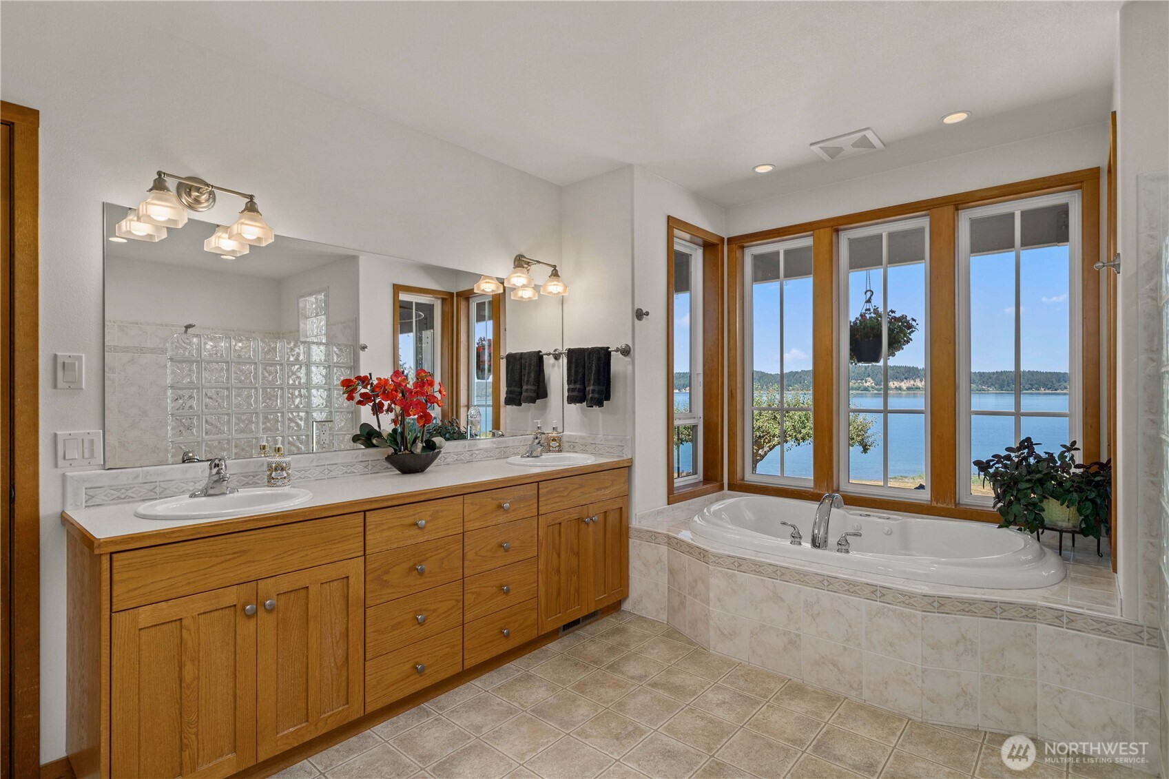 110 E Smith Cove Way