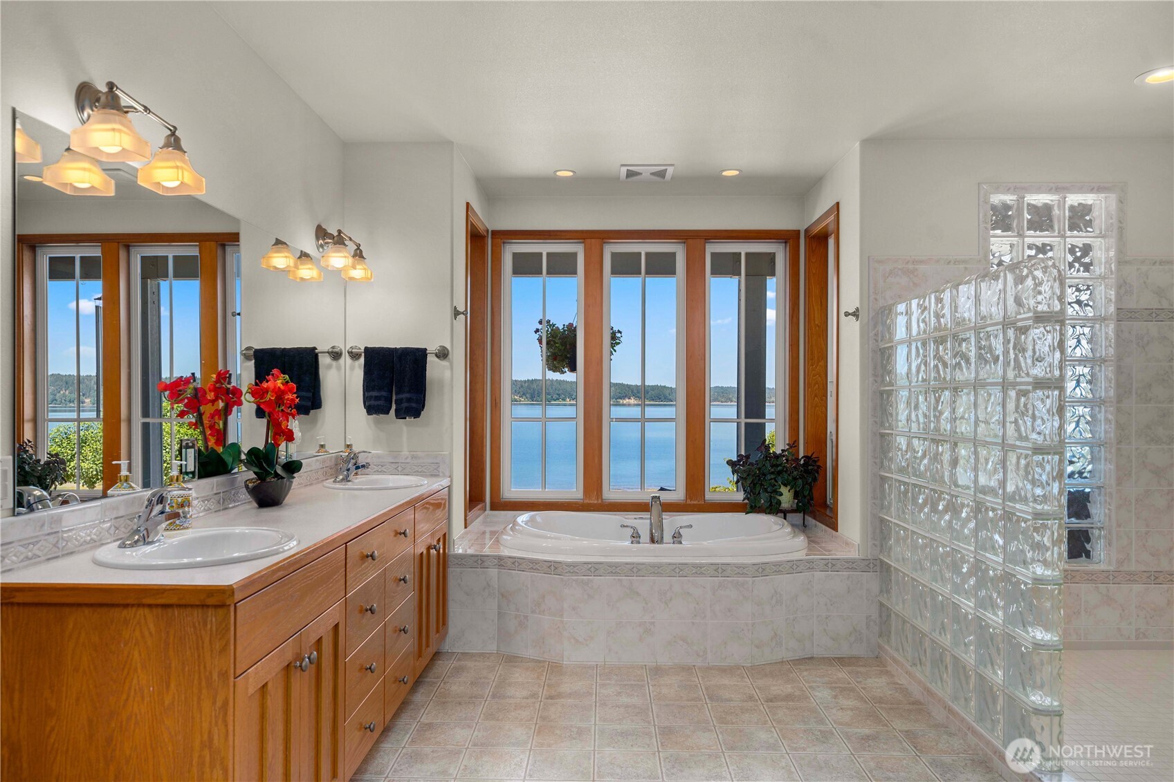 110 E Smith Cove Way